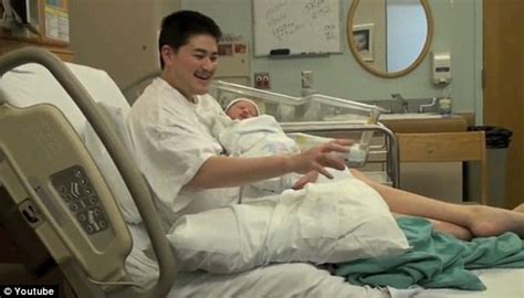 Worlds First Pregnant Man Thomas Beatie Unveils Muscular Body After 3