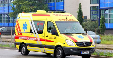 Sanitka 2 (2013) tv seriál žánr: Na Příbramsku se srazila sanitka s vlakem. Převážený ...