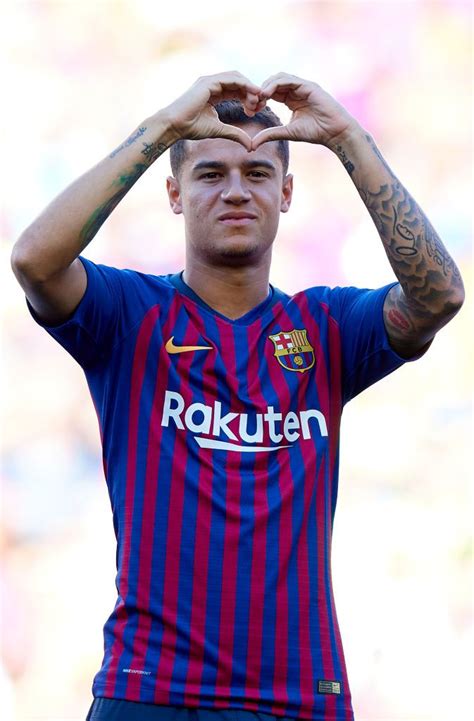 The joan gamper trophy (catalan: Philippe Coutinho of Barcelona looks on prior the Joan ...