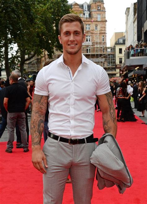 Hey Let S All Look At Pictures Of This Random U K Reality Tv Star S Bulge