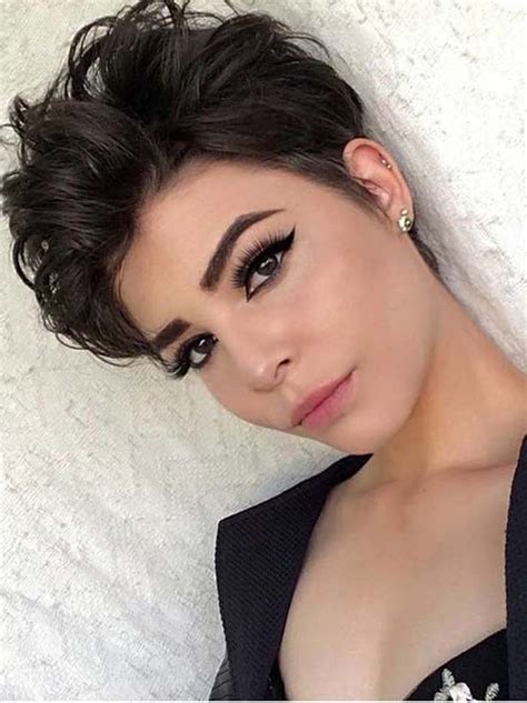 Extraordinary Short Haircuts 2019 Ideas For Women06 Thick Hair Styles