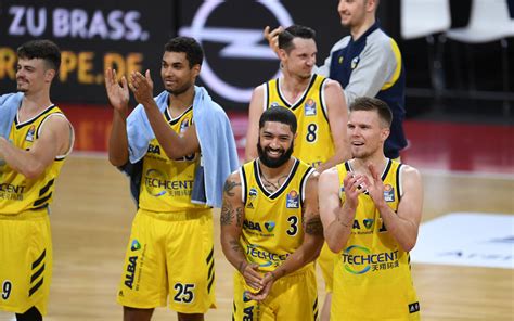 München Alba Berlin schlägt EWE Baskets Oldenburg im Halbfinale der