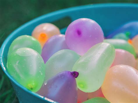 How To Fill Water Balloons For Maximum Fun Funboy
