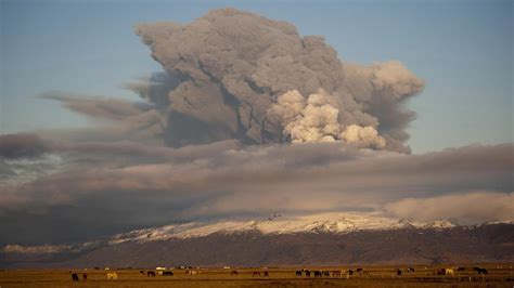 Vor 10 Jahren Ausbruch Des Isländischen Vulkans Eyjafjallajökull Deutschlandfunkde
