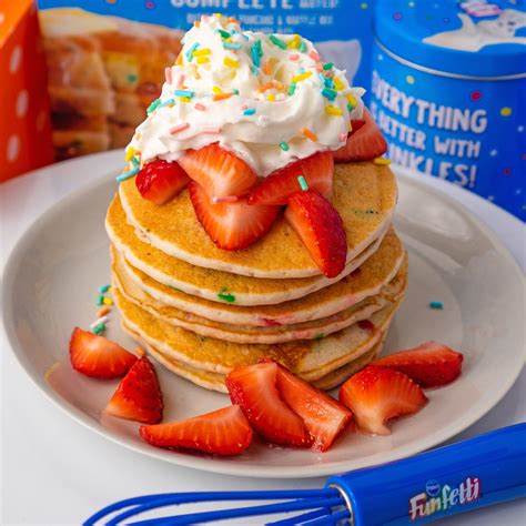 Funfetti Pancakes With Strawberries Pillsbury Baking