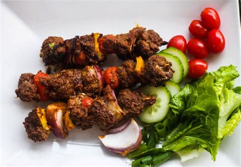 Making Suya Minced Beef Kebab Myweku Tastes Mince Beef Kebab