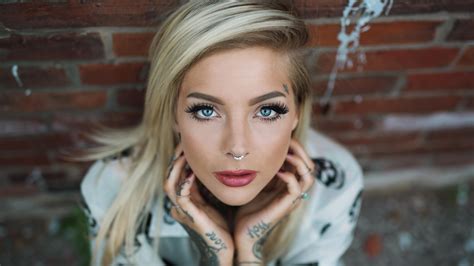 Pierced Tattooed Blue Eyed Madison Skye Long Haired Blonde American Model Girl Wallpaper 001