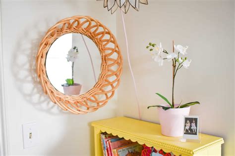 With the bucolique round rattan mirror d 34, soothe your child in a delicately vintage ambience! Round Rattan Mirror | Amarillo