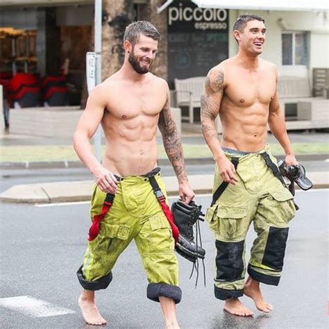 Hotdudes Au Feu Les Pompiers
