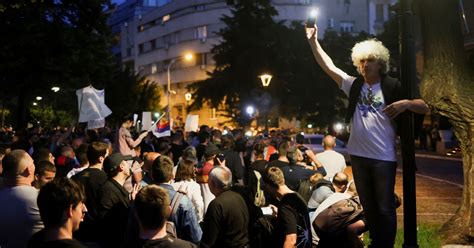 Tens Of Thousands Gather In Serbias Anti Government Protest Reuters