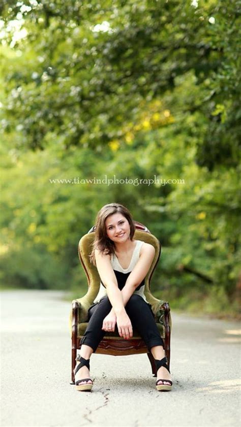 Love The Chair And The Pose Senior Pictures Girl Poses Senior Photos