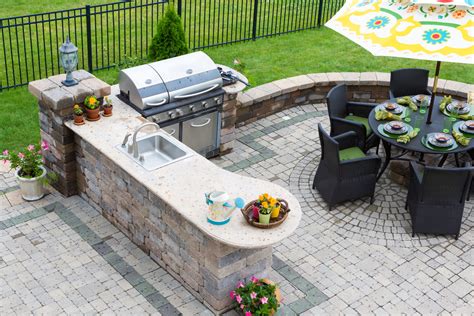 Choosing The Right Countertop Material For Your Outdoor Kitchen