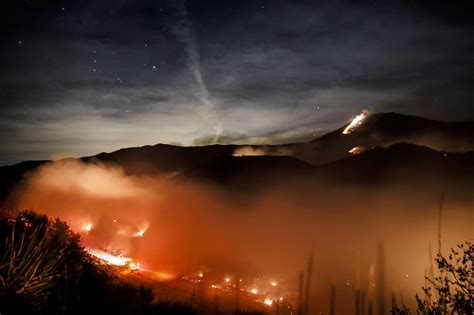 At 230000 Acres Thomas Fire Is Now The Fifth Largest Wildfire In Modern California History