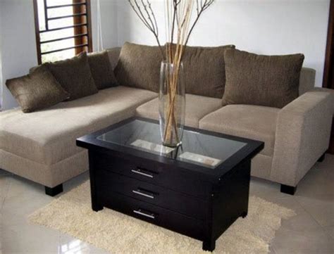 Menciptakan ruang tamu yang lebih terang dan luas bukan berarti anda tidak bisa memiliki warna. Sofa Ruang Tamu Sempit | Desainrumahid.com