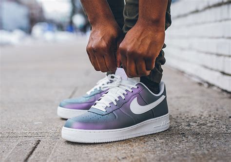 Originally made for the courts but rapidly became an icon on the streets, the af1 is widely loved for its contemporary looks and unrivalled comfort. Nike Air Force 1 Low Iced Lilac 823511-500 | SneakerNews.com