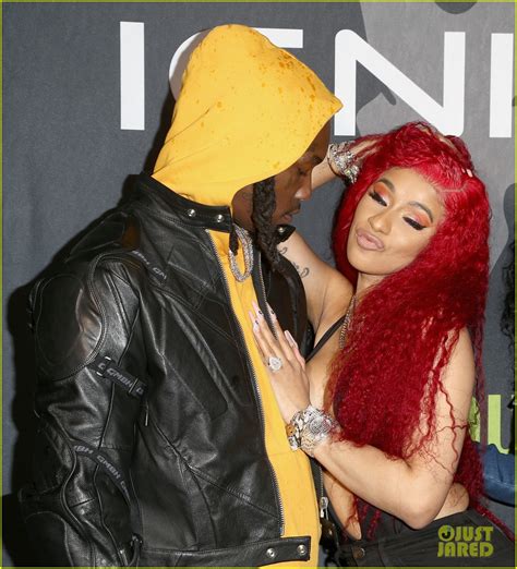 Cardi B Rocks Offset Engagement Ring For The First Time In Months Photo 4239192 Photos