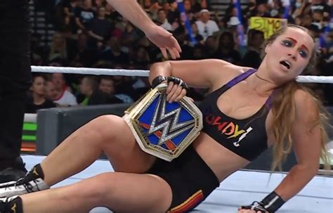 Mitb Winner Made History Ronda Rousey S Impressive Gesture