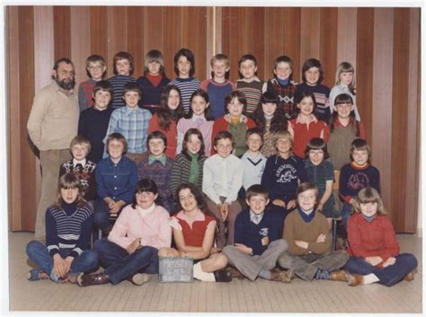Photo De Classe Cm2 De 1979 Ecole Marcel Pagnol Messei Copains Davant