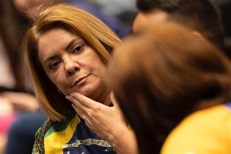 Ex De Bolsonaro Registra Candidatura E Declara R 1 Milhão Em Bens Metrópoles Metrópoles
