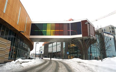 Det er lettvint å parkere på vårt store område med parkeringsplasser. Utvidelsen med de nye butikkene i Skovly (til høyre) har ...