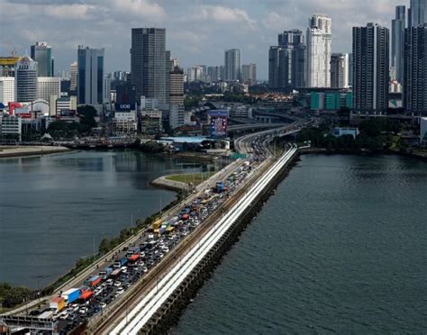 Mco 2.0 employee travel letter от : MCO: Fate of Malaysians' works in Singapore is uncertain