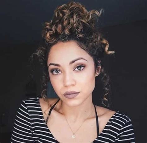 5 Simple Steps To Perfecting The Messy Curly Bun For Black Hair Get