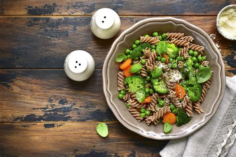 Best foods to relieve migraine pain, eat this food to get relief from migraine headache. Foods for migraine: Prevention, triggers, and relief