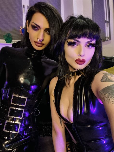 🏴‍☠️ empress poison 🏴‍☠️ on twitter me and nocturnal latex are live 80pyklogfb