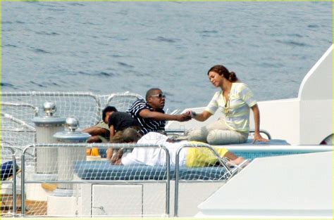 Beyonce Hits The High Seas Jay Z Goes Shirtless Photo 436121 Photos Just Jared Celebrity