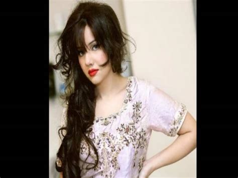 Nude Video Of Pakistani Pop Singer Rabi Pirzada Goes Viral Who Was