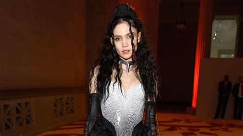 Grimes Announces Shes Pregnant And Frees The Nipple Vogue