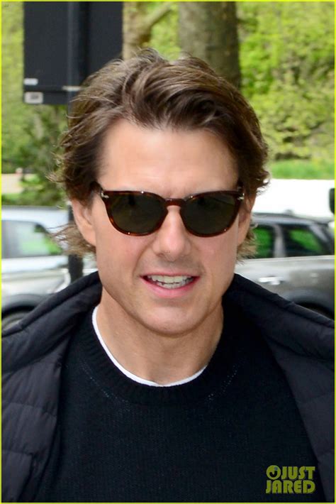 Tom Cruise Recalls Filming Hairy Motorcycle Scene Without Helmet Photo