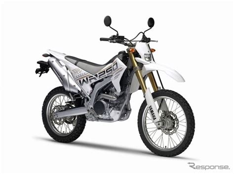 ヤマハ 「wr250r」2017年モデルを発売 yzシリーズのグラフィックイメージ採用：バイク速報