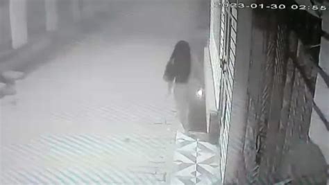 Naked Woman With Mental Health Issues Rings Doorbells At Night In Up S Rampur Latest News