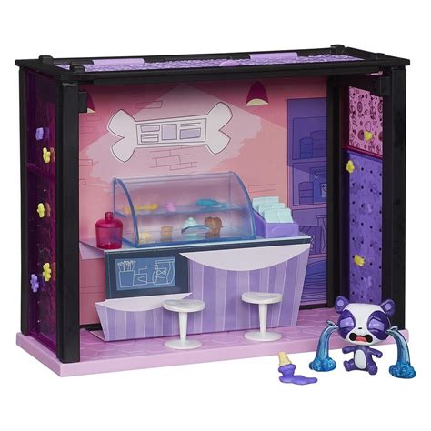 I do not own littlest pet shop. Amazon.com: Littlest Pet Shop Blythe Bedroom Style Set ...