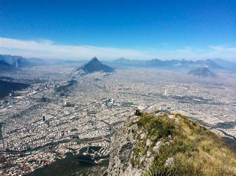 Esta floreciente ciudad es un núcleo para monterrey, en la zona norte de méxico, está bien comunicado con los estados unidos y con el resto del país, ya sea por avión, tren o carretera. Clima seco y aumento gradual de temperatura para NL