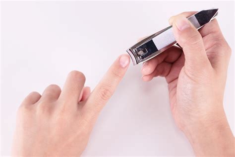 If you bite your nails, you must stop right away! How To Remove And Prevent Hangnails - Simplemost