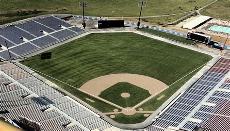 Jarry park (parc jarry) stadium was a 3,000 seat municipally owned ballpark located in a corner of jarry park. Jarry Park | Montreal Expos | Pinterest | Baseball park