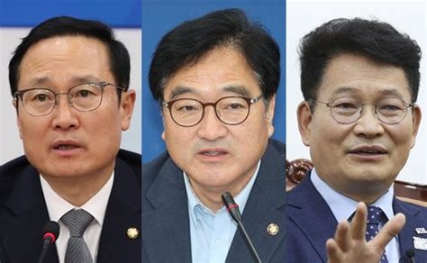 서울=뉴시스 문광호 기자 = 송영길 더불어민주당 대표와 이준석 국민의힘 대표가 17일 첫 회동을 갖고 여야정 협의체 가동 등 협치 방안에 대해 논의한다. "文 시즌2" 외친 홍영표발 당권경쟁…송영길·우원식도 가세 ...