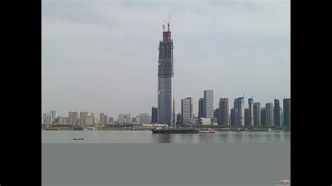 The tower will be 606m (1,988ft) high and have about 119 storeys. Wuhan Greenland Center 2087ft 126 fl Update! April 2018 - YouTube