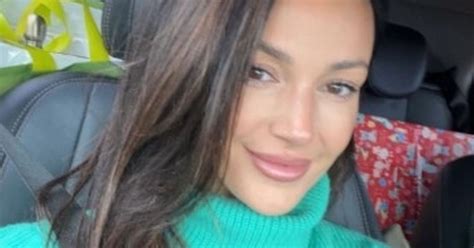 Michelle Keegan Wows Fans As She Shows Off Her Abs In Sunbathing Photo