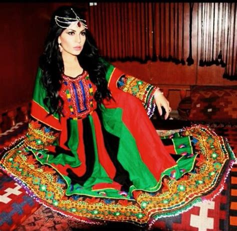 Beasutiful Afghan Dress Wearing Ariana Sayeed Afghan Dresses Afghan