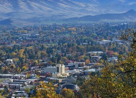 15 Best Small Towns To Visit In Oregon The Crazy Tourist