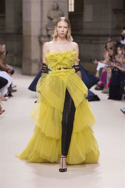 galia lahav s paris haute couture runway collection is outstanding couture fashion yellow
