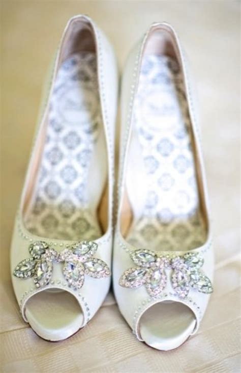 White Wedding Shoes 796672 Weddbook