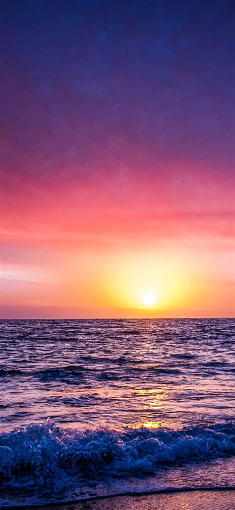 Seascape 4K Wallpaper, Seashore, Sunset, Ocean Waves, Beach, Purple sky, Horizon, Reflection ...