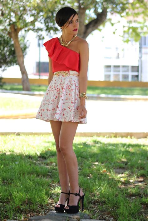Skirt With Flowers Fashionable Trend For This Season
