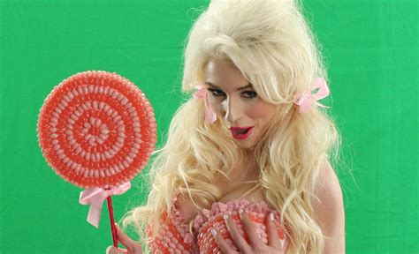 courtney stodden dons a bra made of candy for new music video shoot daily mail online