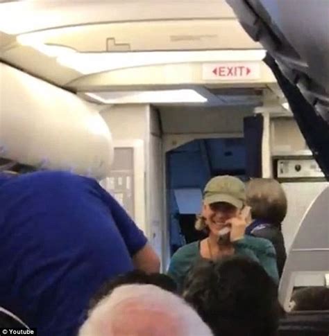 United Airlines Pilot Removed From Flight After Rant Daily Mail Online