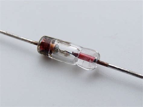 Germanium Diode 1n60 Crystal Radio Wikipedia Diode Radio Crystals